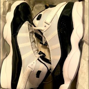 Air Jordan, Jordan six rings. Size 9 1/2 With box